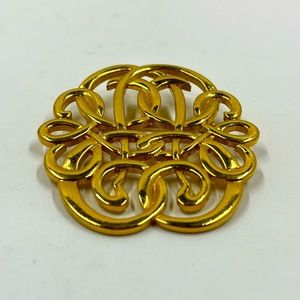Ornate Filigree Style Gold Brooch / Pendant